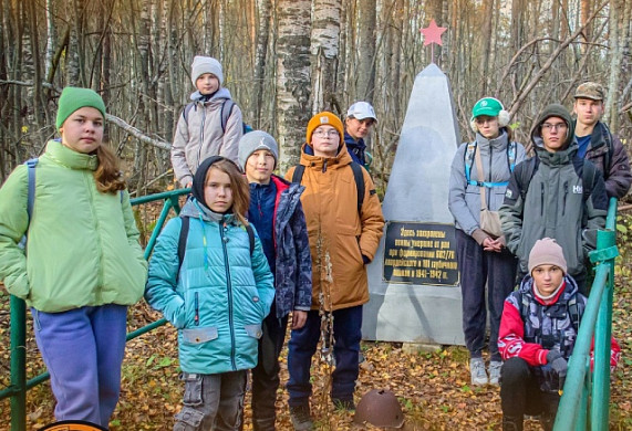 Юные патриоты клуба «Феникс» посетили места воинской славы Шуйского района